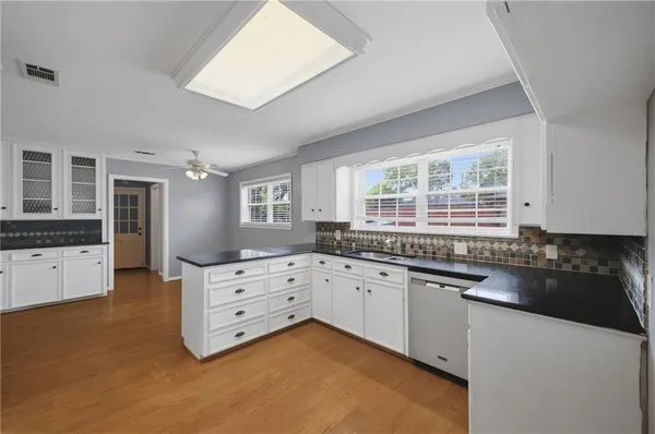 $395,000 | 2104 Carter Creek Parkway, Bryan, TX 77802