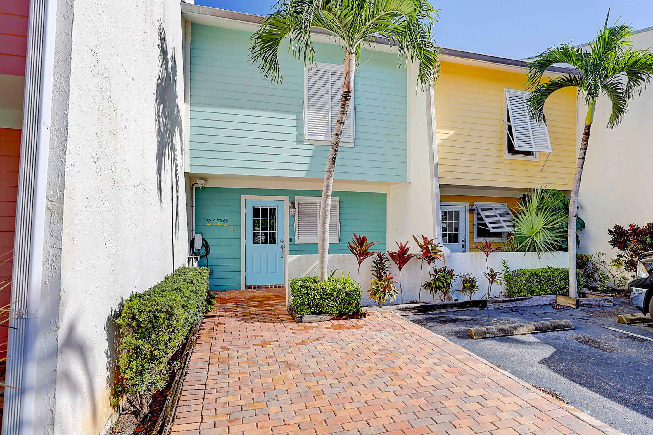 3129 Southeast Indian Street, Unit 3 Stuart, FL 34997 - Photo 4 of 32 Front view parking 2