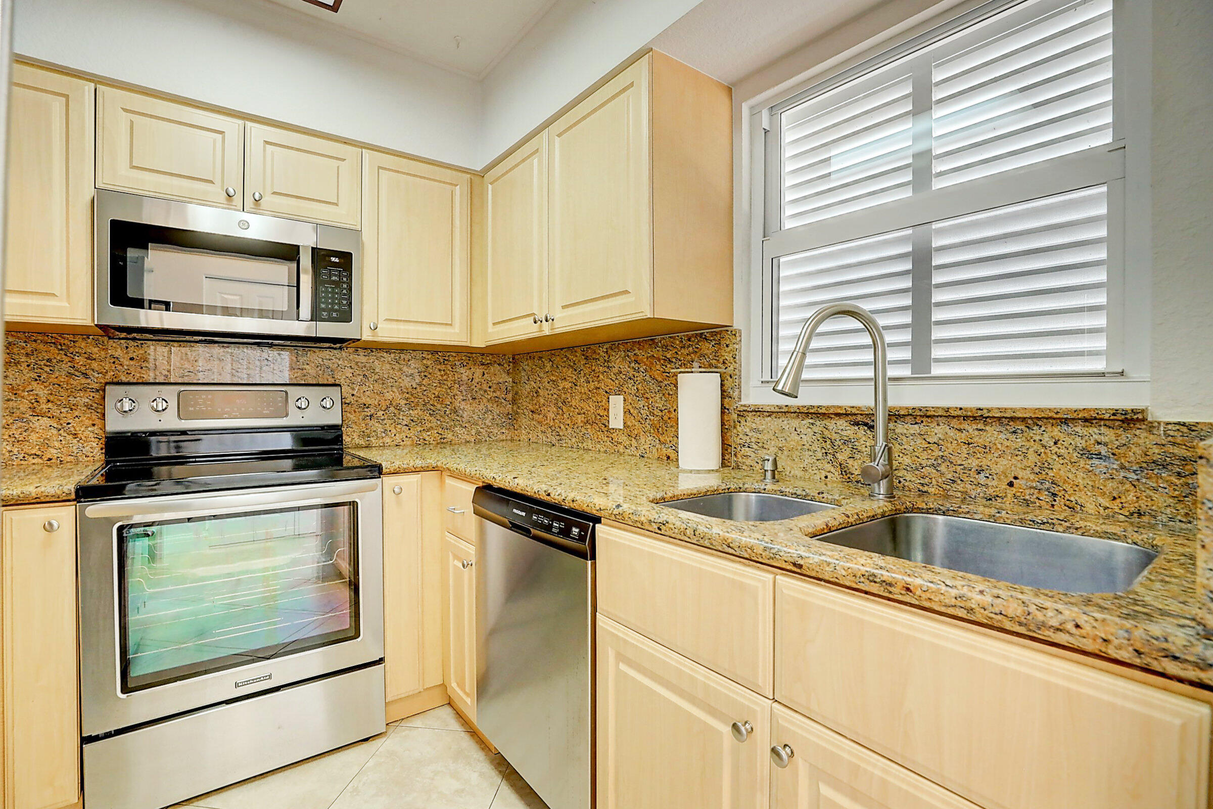 3129 Southeast Indian Street, Unit 3 Stuart, FL 34997 - Photo 10 of 32 Kitchen3