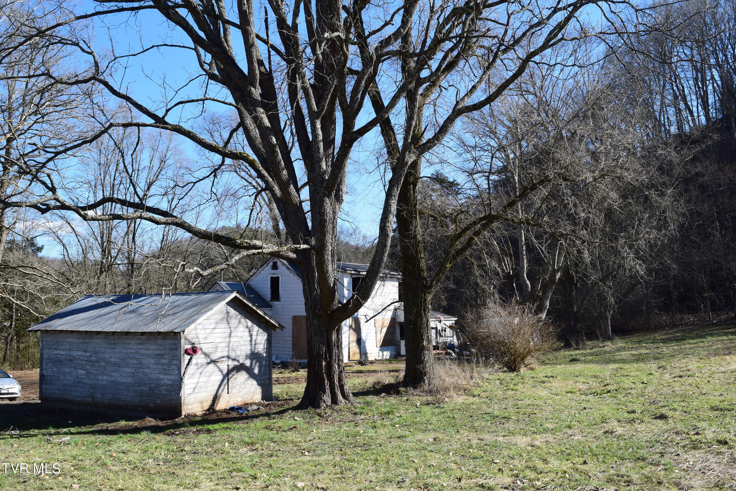 278 Malone Road Watauga, TN 37694 - Photo 2 of 13 DSC_0786