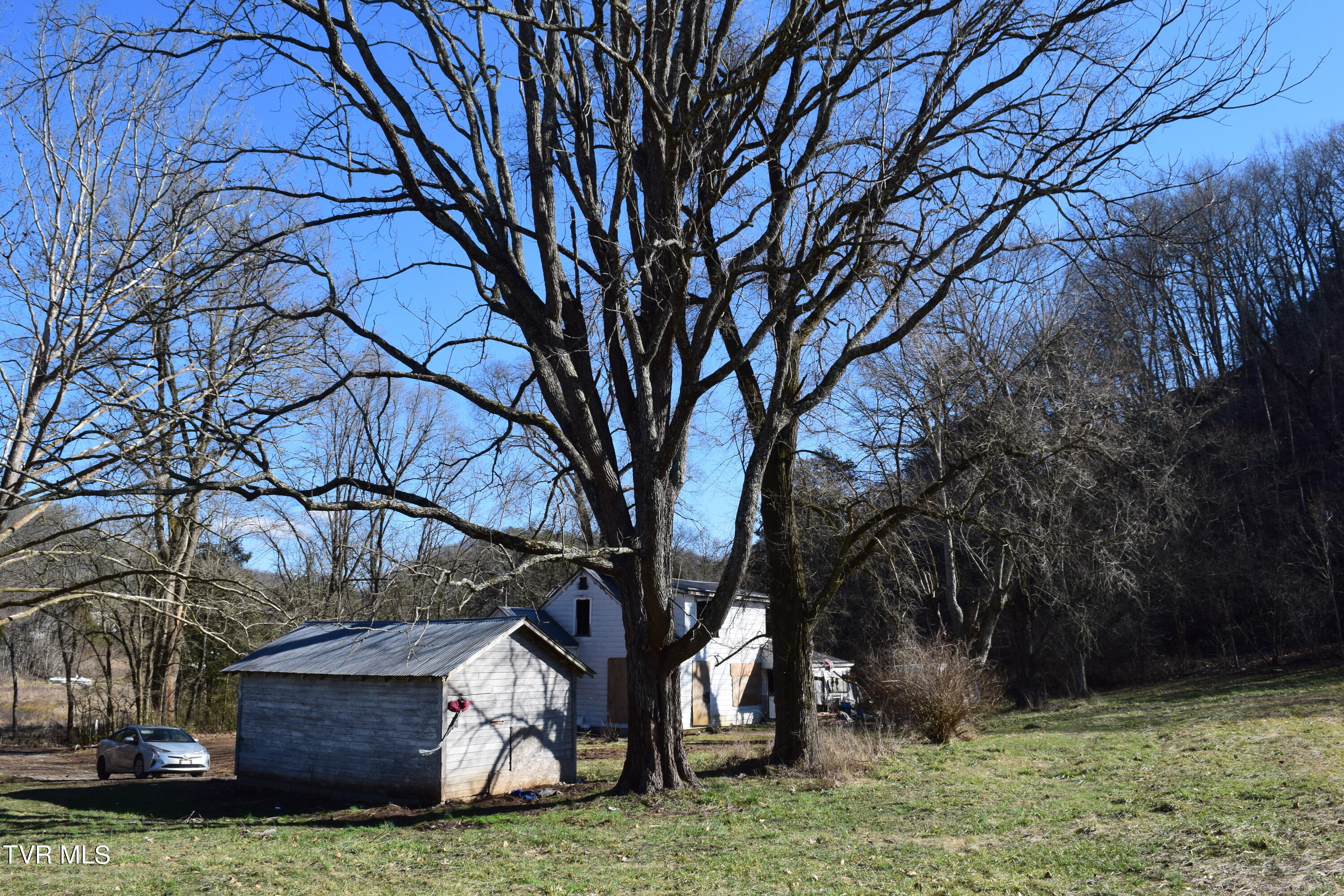 278 Malone Road Watauga, TN 37694 - Photo 3 of 13 DSC_0787