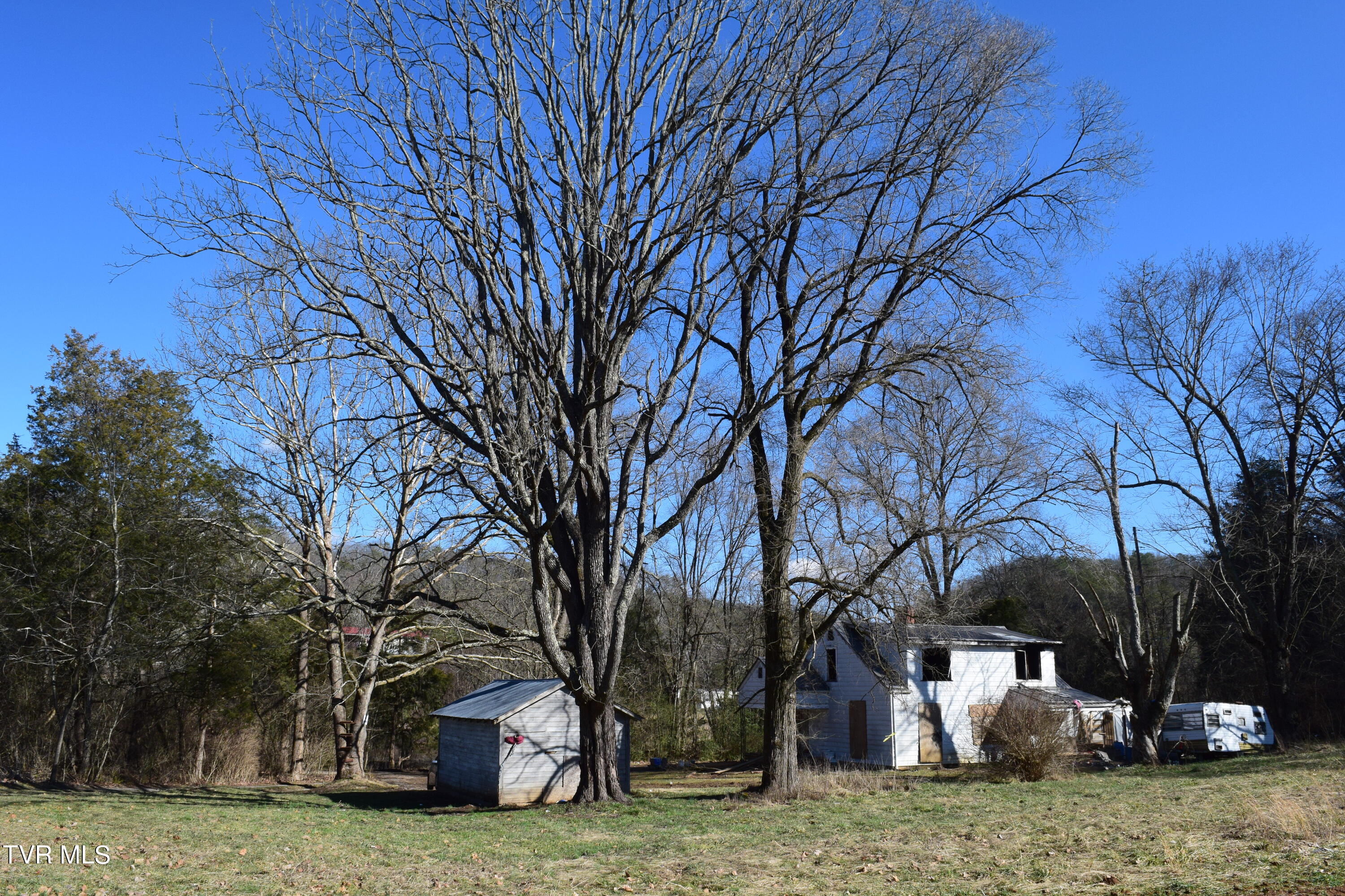 278 Malone Road Watauga, TN 37694 - Photo 5 of 13 DSC_0789