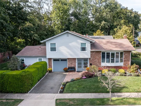 $1,350,000 | 1 James Avenue, Port Washington, NY 11050