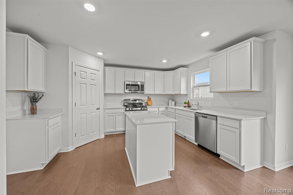 54532 Mockingbird Chesterfield, MI 48047 - Photo 5 of 33