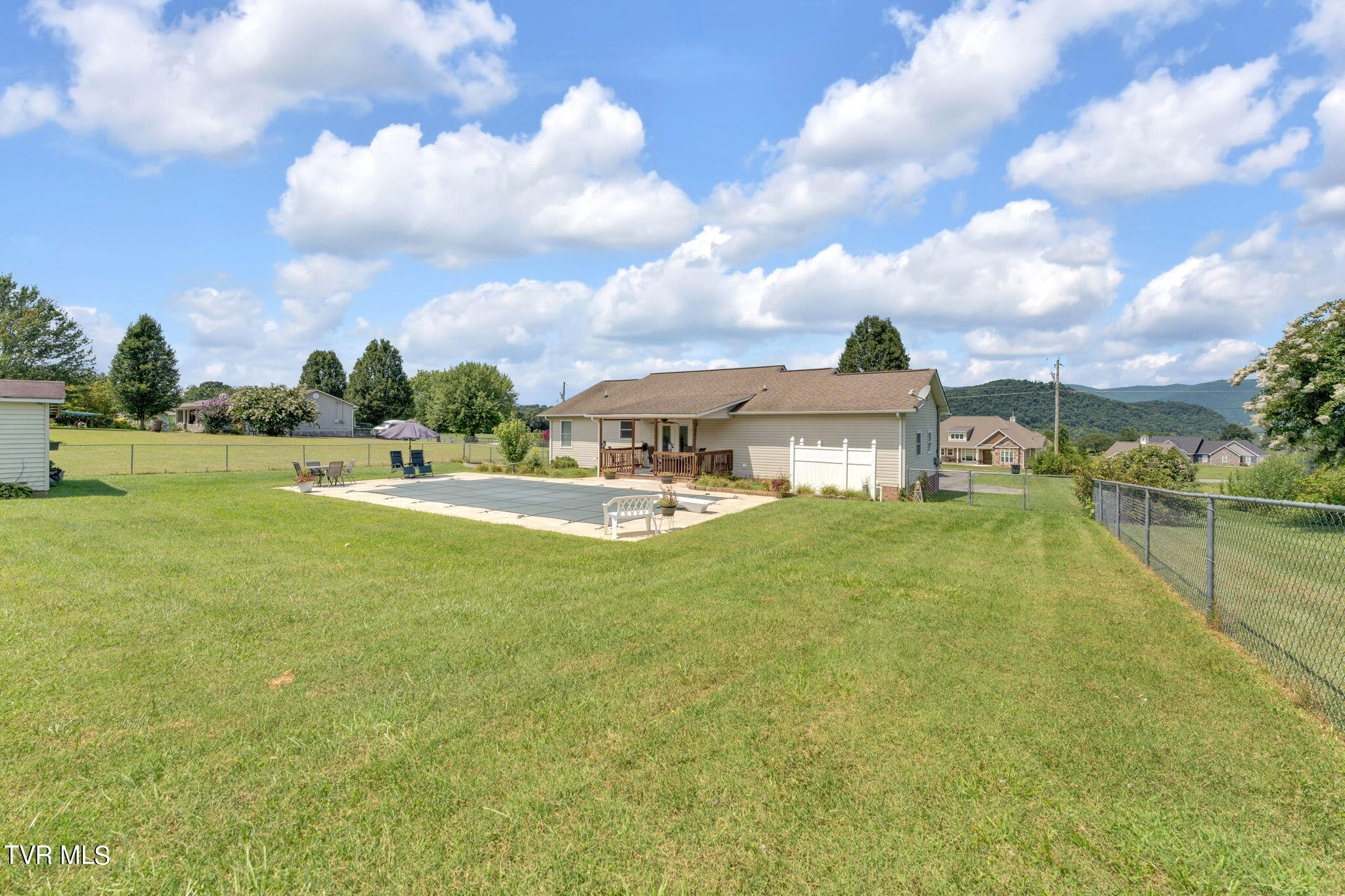 127 Hamilton Road Elizabethton, TN 37643 - Photo 7 of 46 37-web-or-mls-DSC05410