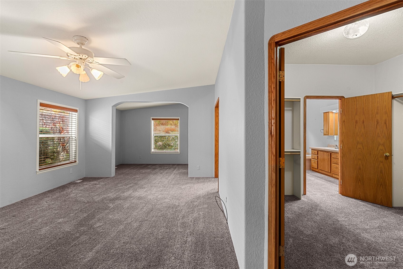 420 Sunnyslope Heights Road Wenatchee, WA 98801 - Photo 22 of 40 a view of an empty room with a bathroom