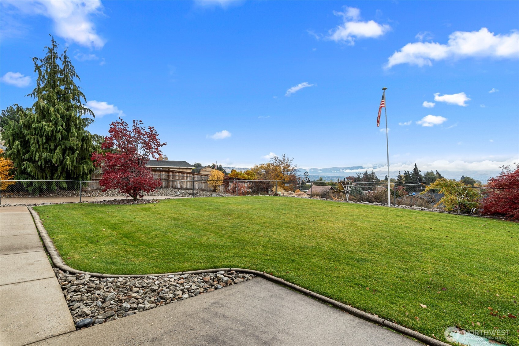 420 Sunnyslope Heights Road Wenatchee, WA 98801 - Photo 40 of 40 a view of a green field