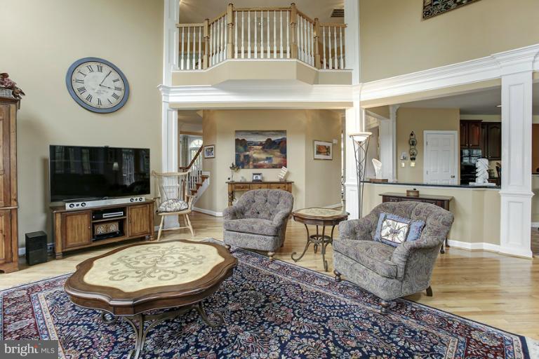 12705 Travilah Road Potomac, MD 20854 - Photo 12 of 29 Family Room