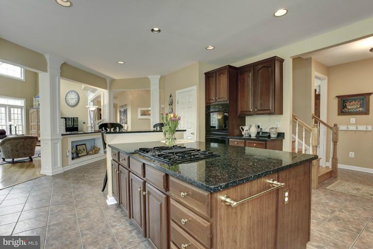 12705 Travilah Road Potomac, MD 20854 - Photo 13 of 29 Kitchen