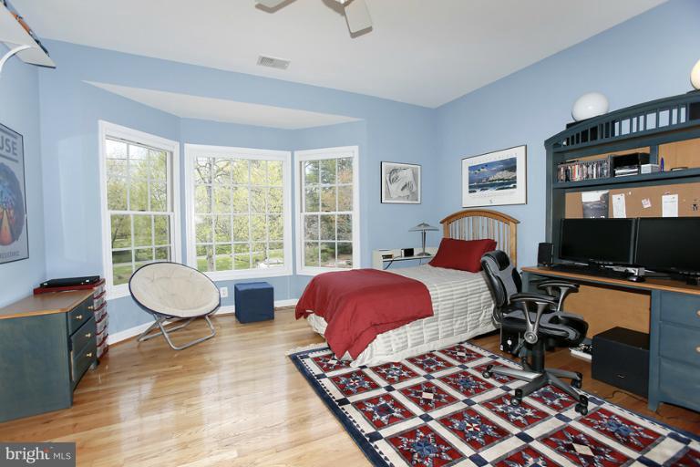12705 Travilah Road Potomac, MD 20854 - Photo 19 of 29 Bedroom