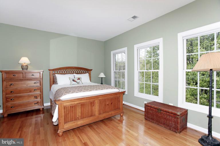 12705 Travilah Road Potomac, MD 20854 - Photo 21 of 29 Bedroom