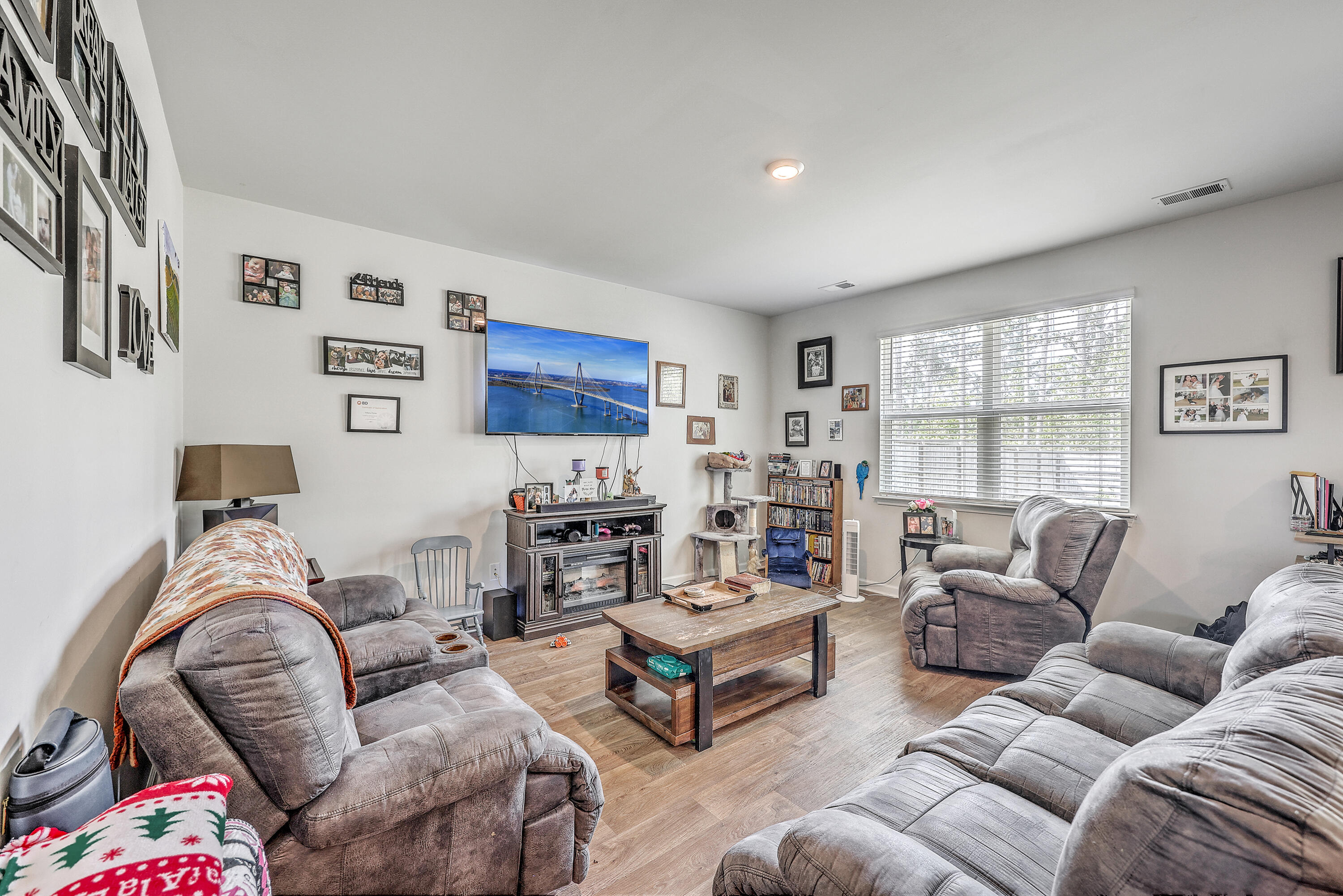 556 Wayton Circle Moncks Corner, SC 29461 - Photo 8 of 38 ZYN_0441_2_3_4_5_6_7