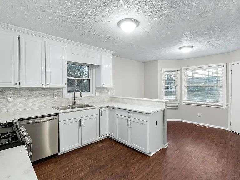 2247 June Court Southwest Marietta, GA 30008 - Photo 4 of 8
