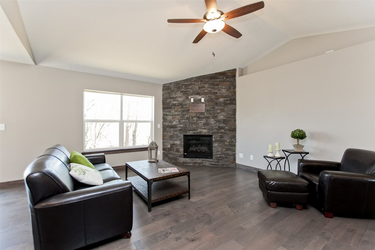 5322 Ruhd Street Southwest Cedar Rapids, IA 52404 - Photo 4 of 25 Gallery Image 4