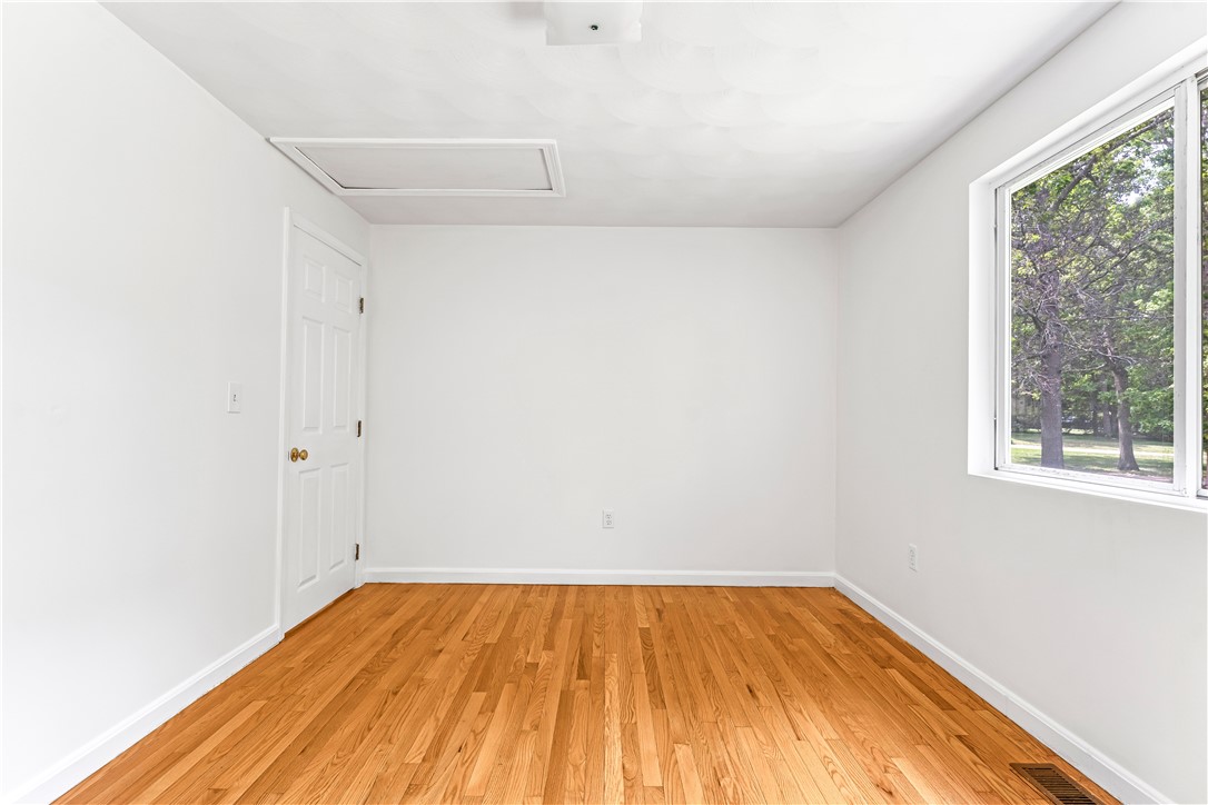 107 Huckleberry Road North Kingstown, RI 02852 - Photo 17 of 29