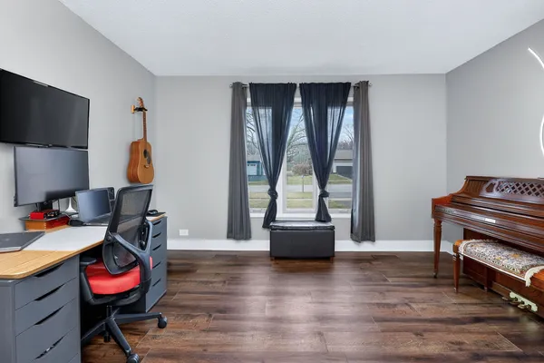 $589,000 | 1919 Coach Drive, Naperville, IL 60565