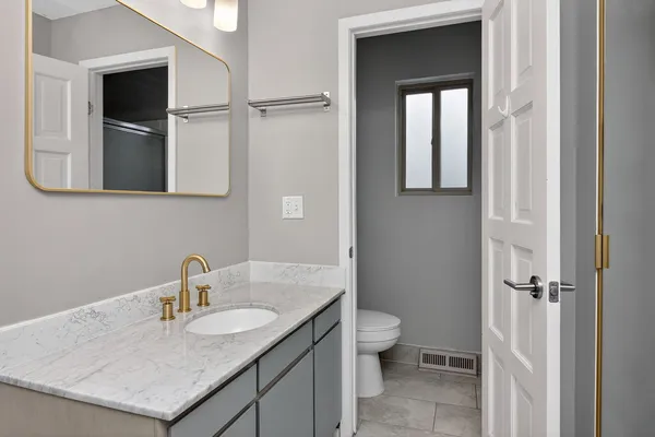 $589,000 | 1919 Coach Drive, Naperville, IL 60565