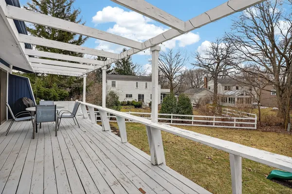 $589,000 | 1919 Coach Drive, Naperville, IL 60565
