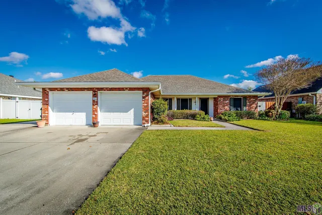 $269,500 | 301 Hawthorne Drive, Houma, LA 70360