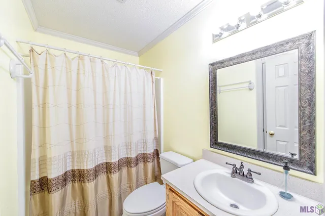 $269,500 | 301 Hawthorne Drive, Houma, LA 70360