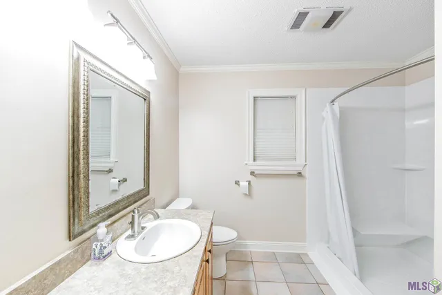 $269,500 | 301 Hawthorne Drive, Houma, LA 70360