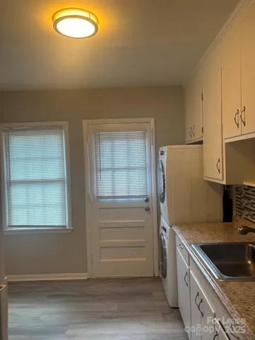 $1,000 | 218 Grandin Road, Unit 3, Charlotte, NC 28208