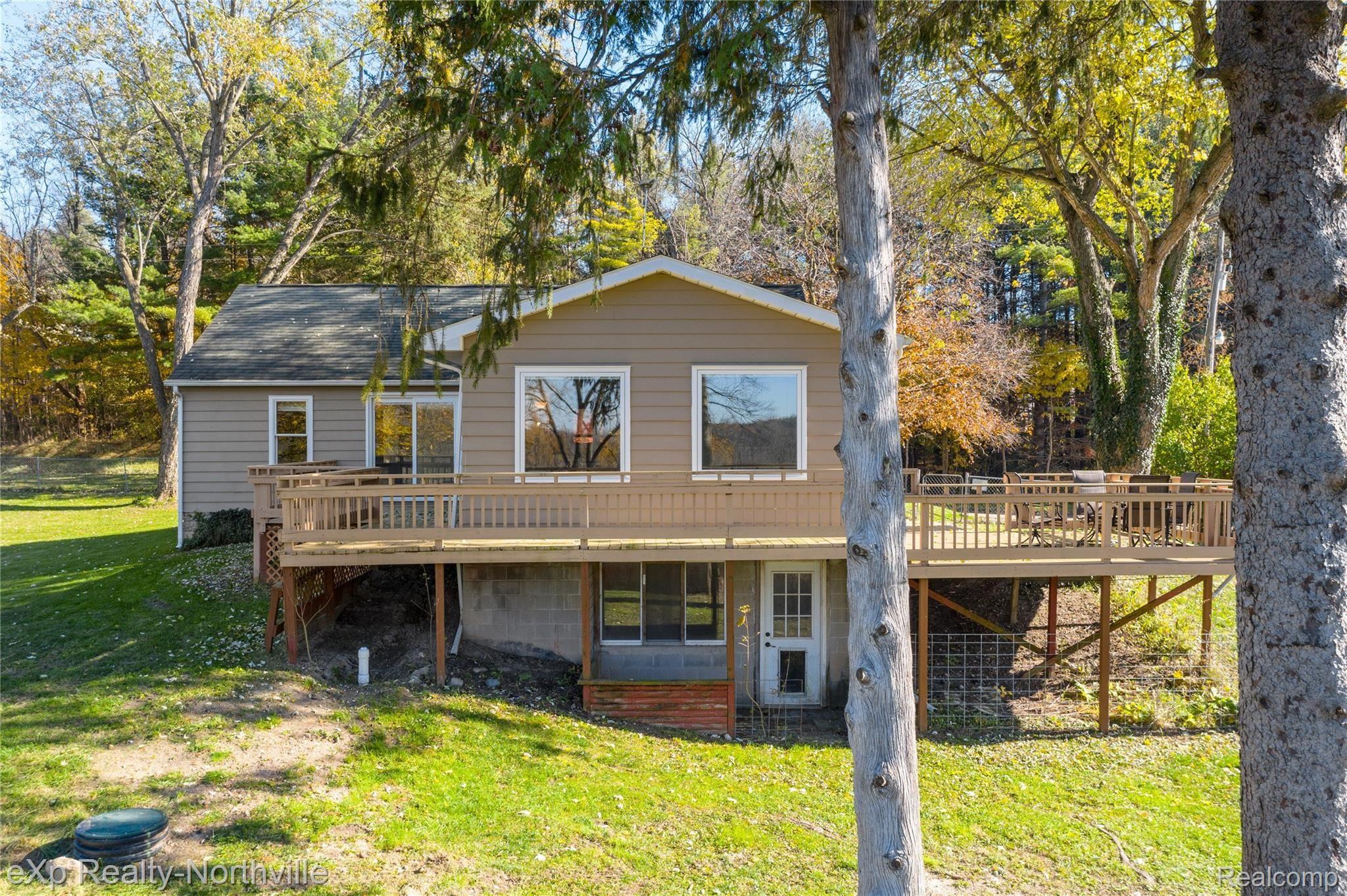 9051 North Latson Road Howell, MI 48855 - Photo 6 of 61 Exteriors (7 of 21).jpg