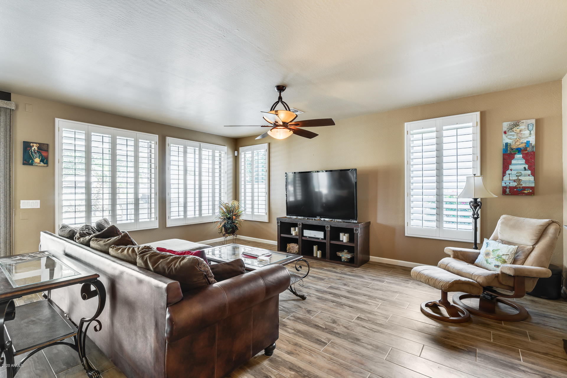 13644 West Calavar Road Surprise, AZ 85379 - Photo 3 of 59 ChaseCapture-22