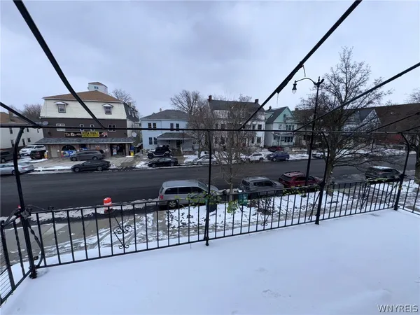 $1,100 | 856 Niagara Street, Buffalo, NY 14213