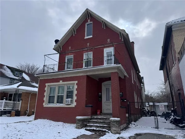 $1,100 | 856 Niagara Street, Buffalo, NY 14213