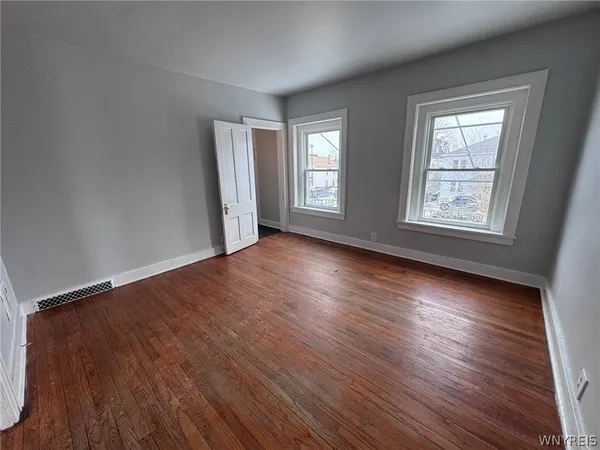 $1,100 | 856 Niagara Street, Buffalo, NY 14213