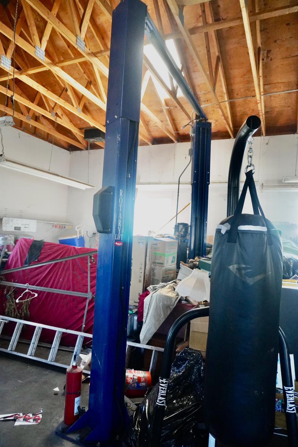 3695 Lily Lane Shingle Springs, CA 95682 - Photo 19 of 56 Car Lift