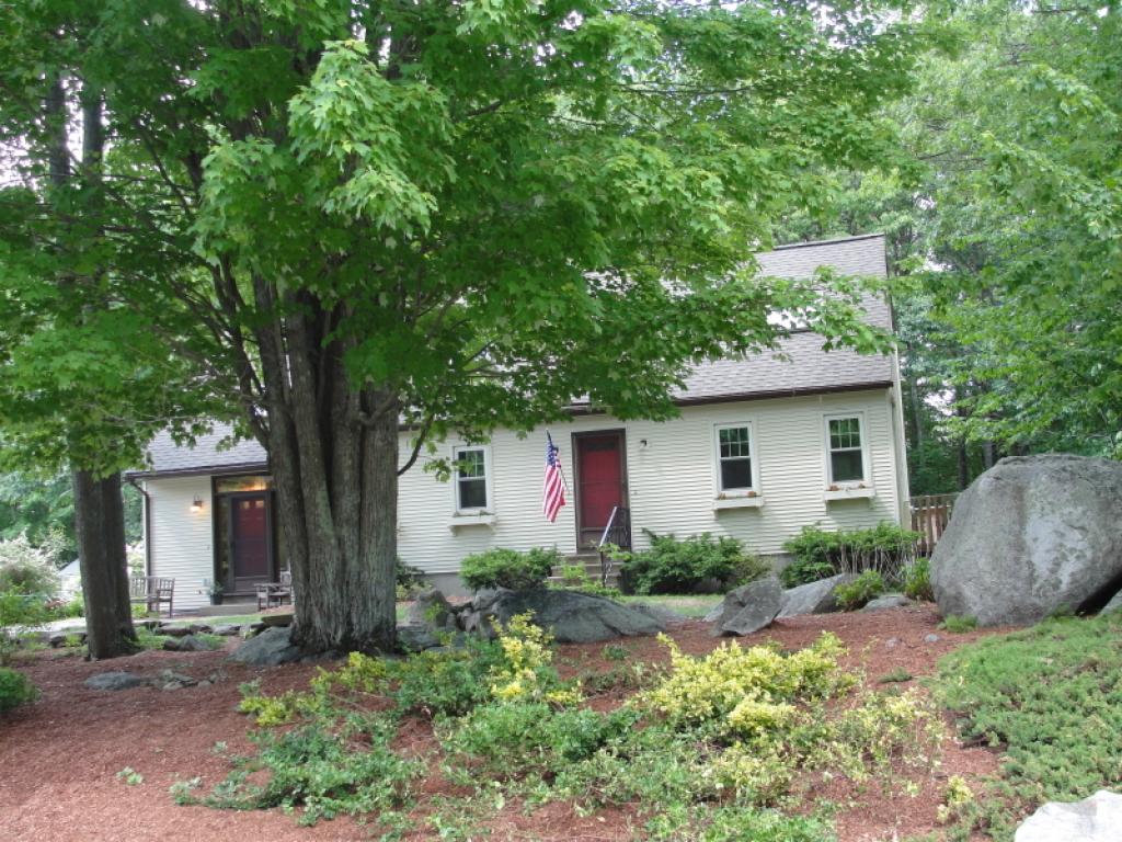 20 Raintree Drive Londonderry, NH 03053 - Photo 3 of 25