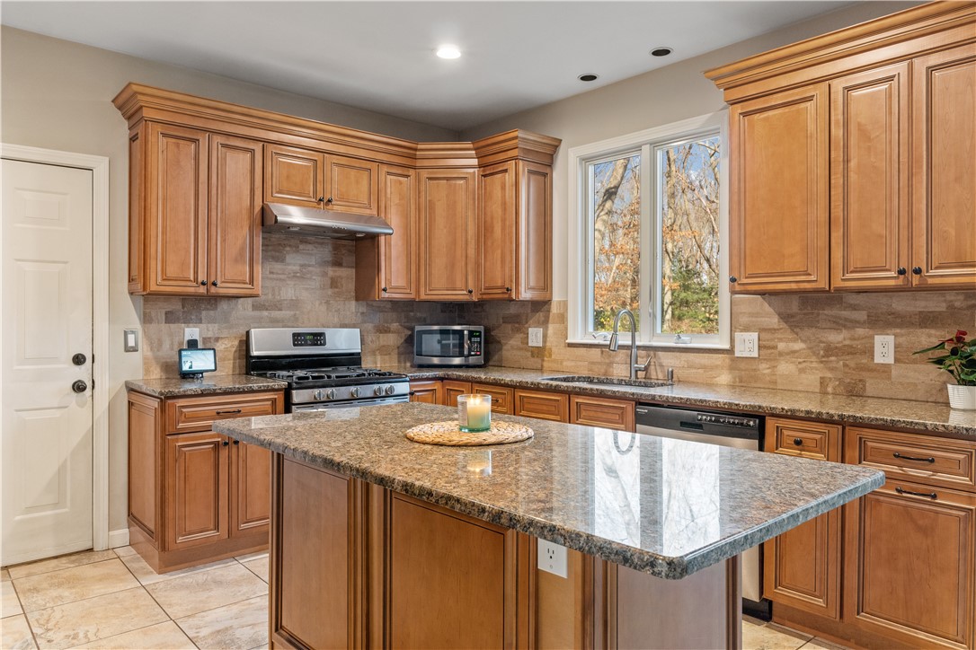 55 Wickham Road North Kingstown, RI 02852 - Photo 12 of 41 Gallery Image 12