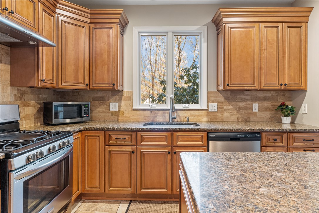55 Wickham Road North Kingstown, RI 02852 - Photo 10 of 41 Gallery Image 10