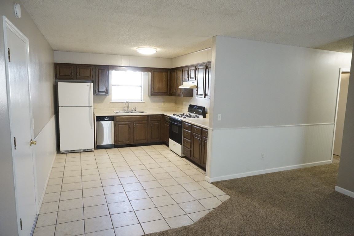 1211 Delaware Perry, OK 73077 - Photo 7 of 27 Gallery Image 7