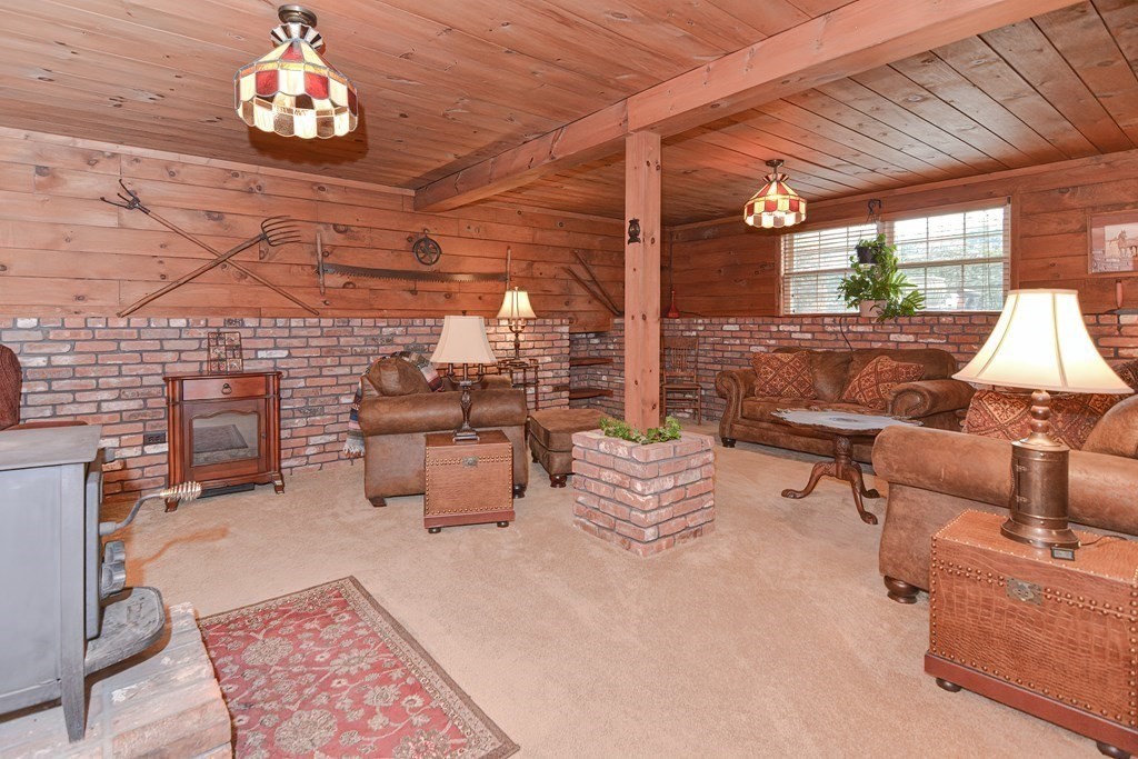 8 Fox Hill Road Blackstone, MA 01504 - Photo 19 of 30 Gallery Image 19