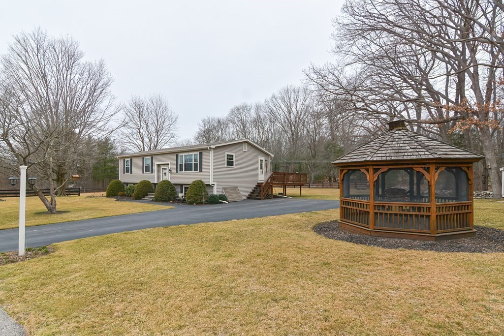 8 Fox Hill Road Blackstone, MA 01504 - Photo 2 of 30 Gallery Image 2