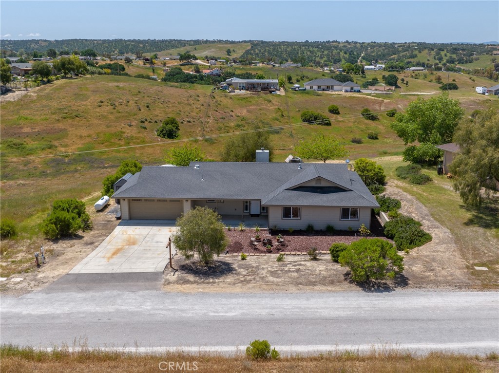 5950 Forked Horn Place Paso Robles, CA 93446 - Photo 30 of 31 an aerial view of a house with a lake view