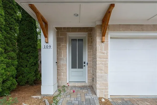 $549,900 | 109 Village Green Avenue, Woodstock, GA 30189