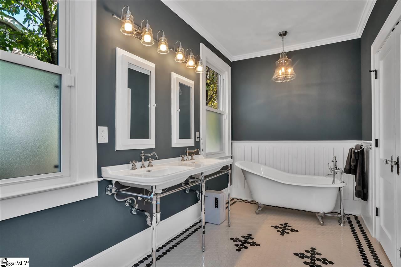212 Grove Road Greenville, SC 29605 - Photo 13 of 29