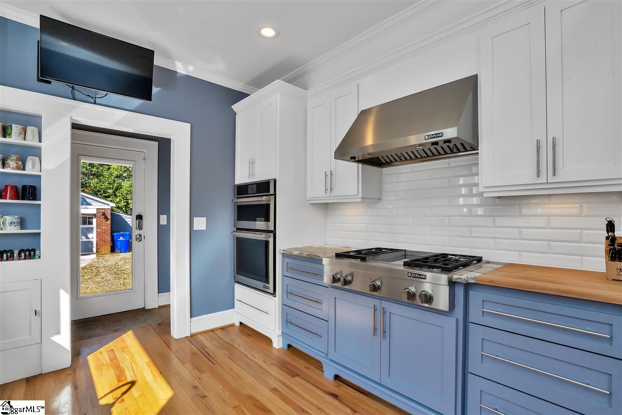 212 Grove Road Greenville, SC 29605 - Photo 8 of 29