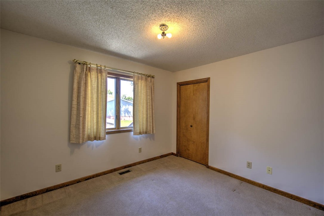 2186 Barding Avenue Decatur, IL 62526 - Photo 17 of 31