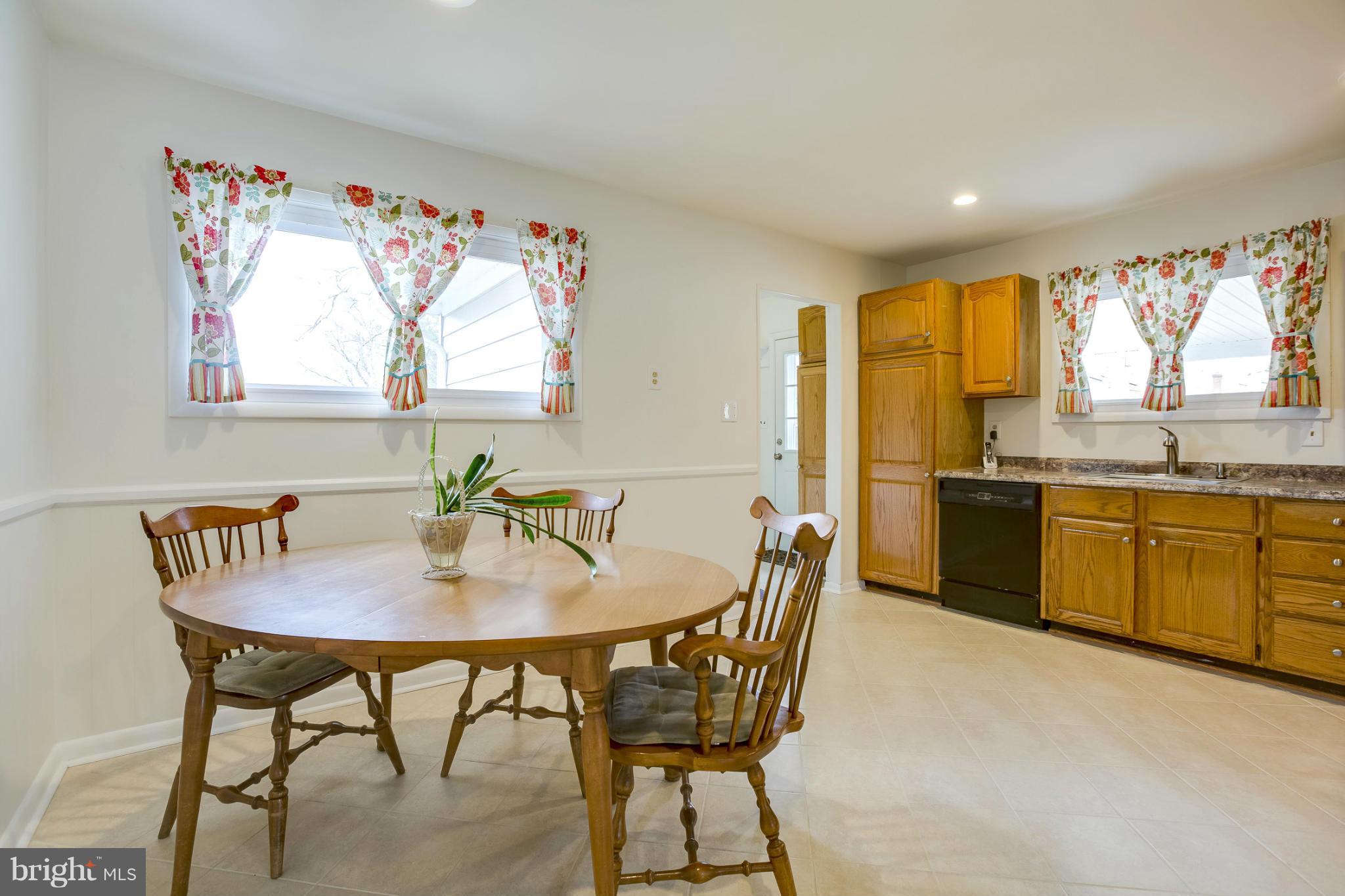 1253 Roundtop Road Odenton, MD 21113 - Photo 7 of 30 Kitchen