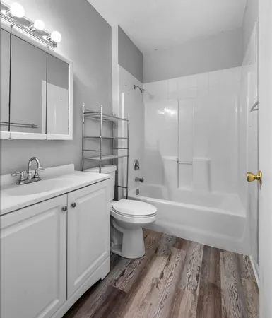 $2,895 | 4909 Spencer Avenue, Unit A, Lisle, IL 60532