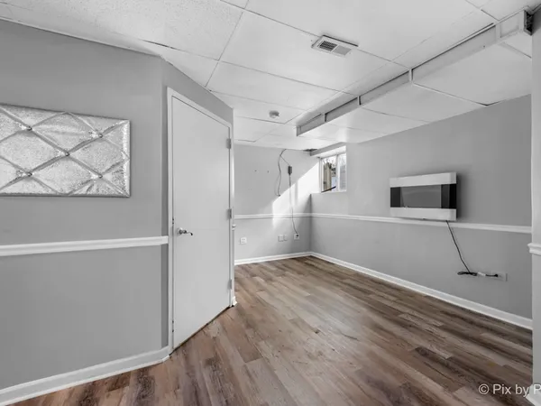 $2,895 | 4909 Spencer Avenue, Unit A, Lisle, IL 60532