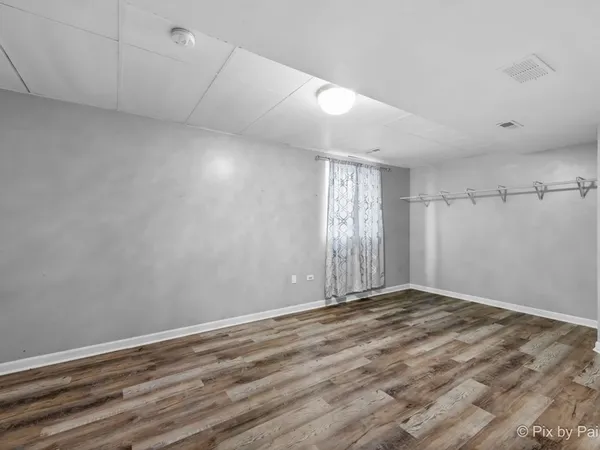 $2,895 | 4909 Spencer Avenue, Unit A, Lisle, IL 60532
