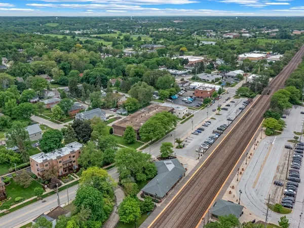 $2,895 | 4909 Spencer Avenue, Unit A, Lisle, IL 60532