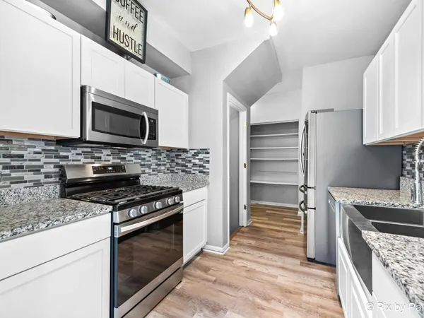 $2,895 | 4909 Spencer Avenue, Unit A, Lisle, IL 60532