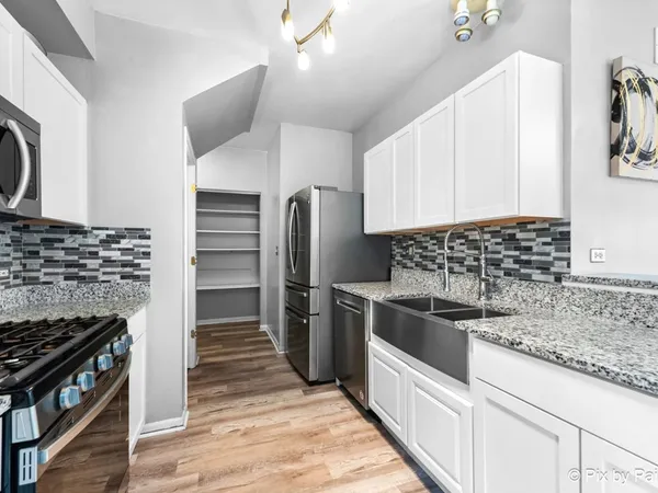 $2,895 | 4909 Spencer Avenue, Unit A, Lisle, IL 60532